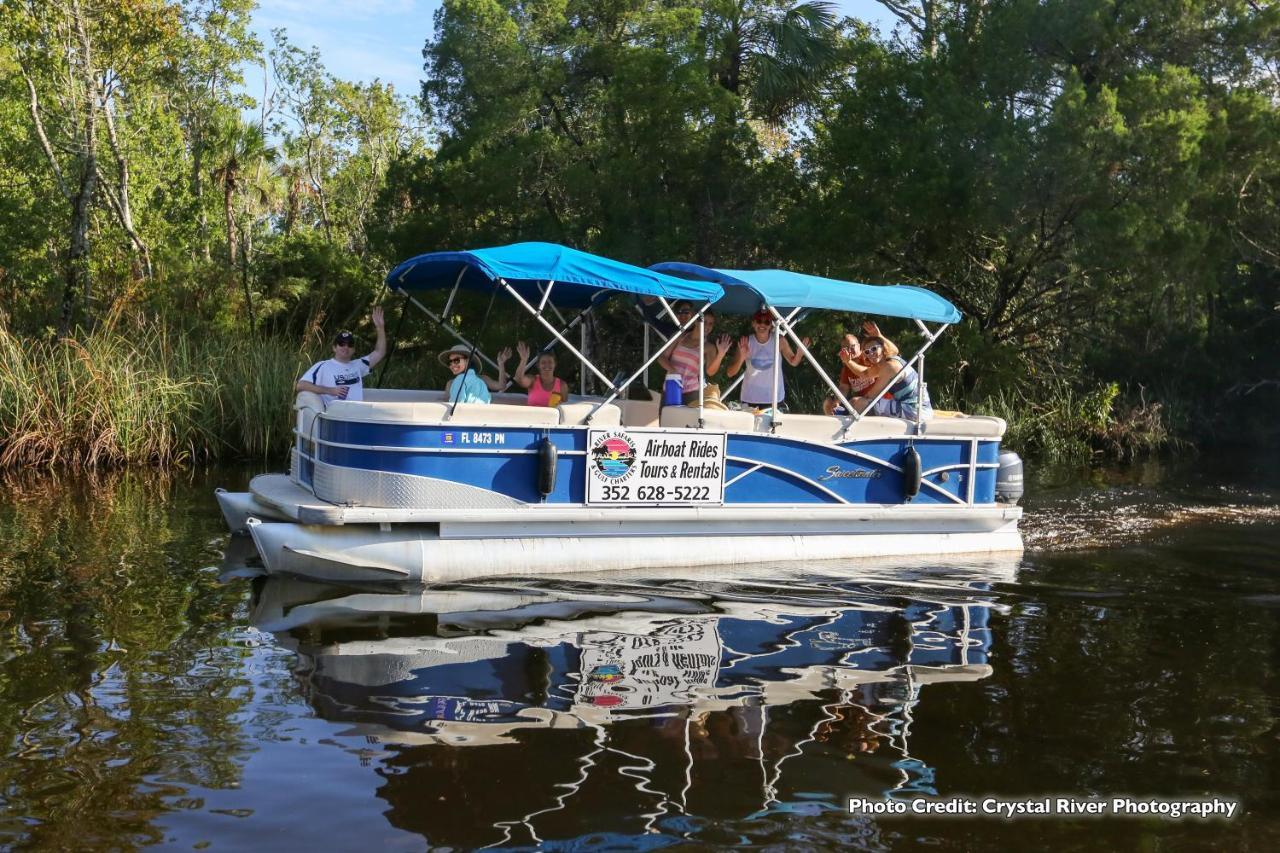 River Safaris, Stationary Class A Motorcoach, Old ホモサッサ エクステリア 写真
